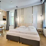 Lägenhetshotell Dom & House Unique 3*